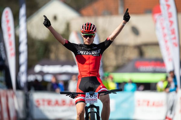 Jan Zatloukal vyhrává závod juniorů