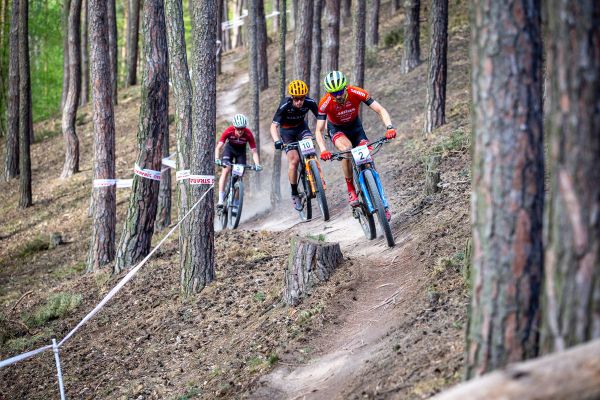 ČP XCO 2019 #2 - trojice pronásledovatelů Cimbála