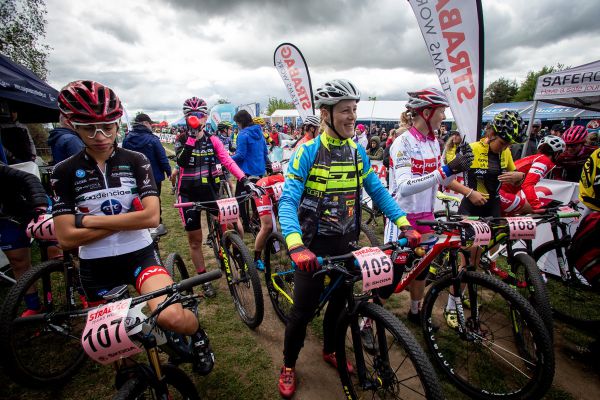 ČP XCO 2019 #2 - dámy před startem