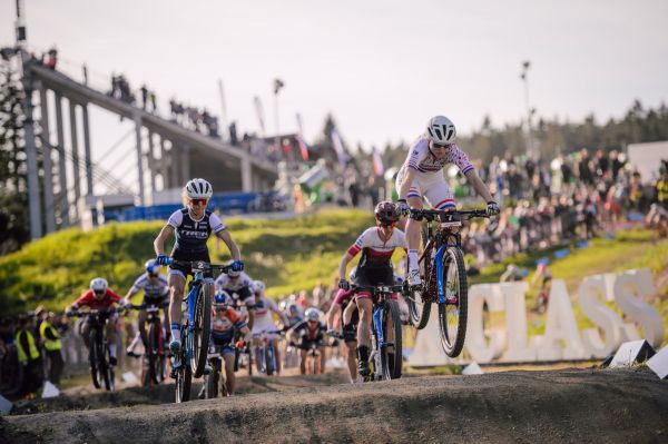 SP XCO #2- NMNM 2019 - Anne Terpstra letí kupředu