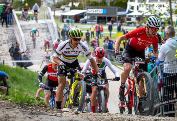 Ondřej Cink se dere na čelo