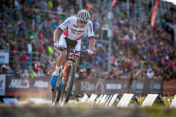 SP XCO #2- NMNM 2019 - Mathieu van der Poel a nikde nikdo