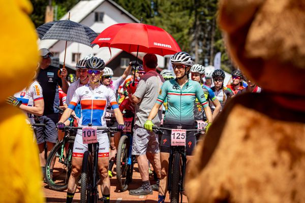 Ty dva medvědi na start a v cíli byli na zabití :-)