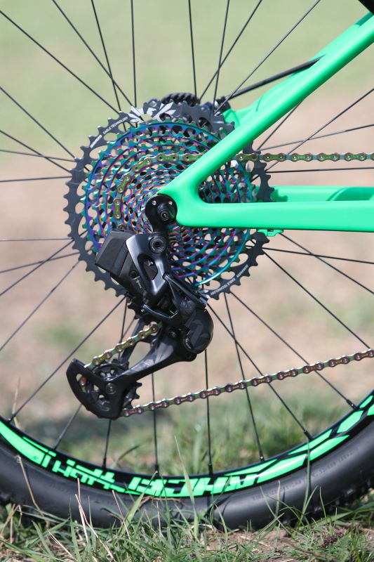 Amulet 26 Youngster Carbon