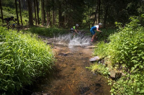 Kolo pro život pokračovalo letním závodem v Karlových Varech