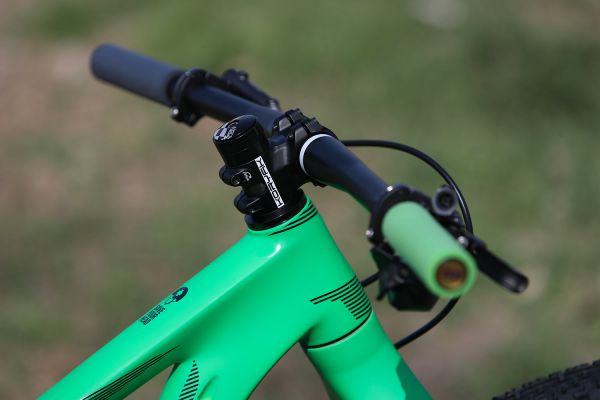 Amulet 26 Youngster Carbon