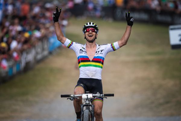 Nino Schurter po 32.