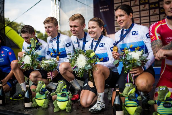 Švýcarská pětka - zprava Forchini, Frei, Roth, Lillo a Frischknecht