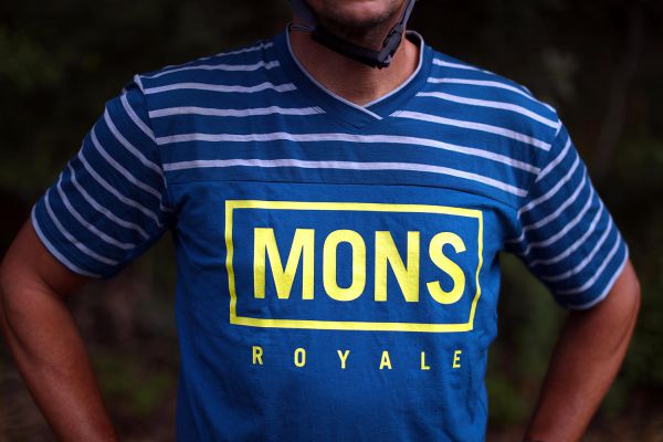 MONS Royal oblečení
