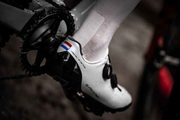 "Vyfoť mi tretry, dokuď jsou bílý..."