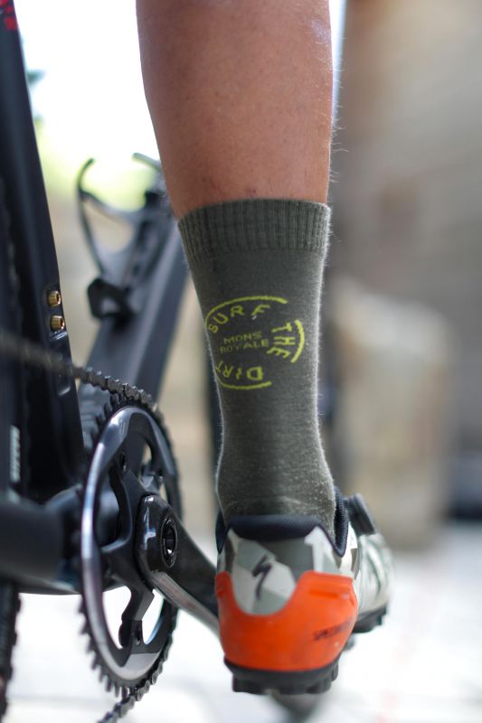 MONS Royal oblečení