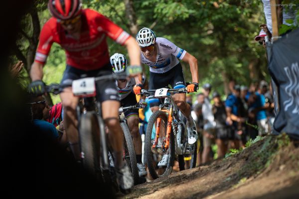 Van der Poel jde po Fluckigerovi