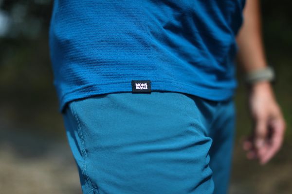 MONS Royal oblečení