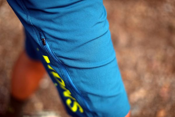 MONS Royal oblečení