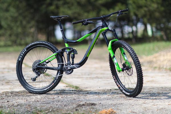 Giant Reign Advanced 1