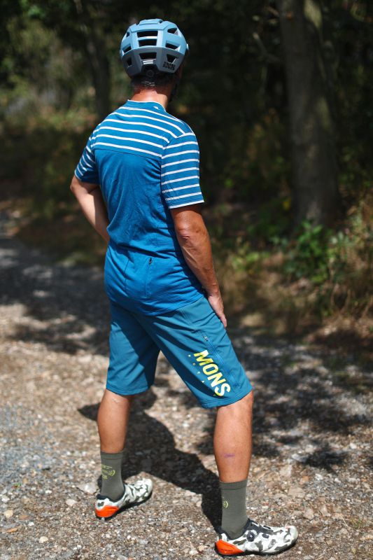 MONS Royal oblečení