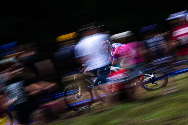 Jan Zatloukal spěchá po startu dopředu