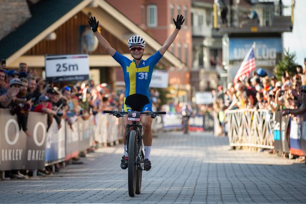 Jenny Rissveds vyhrává svůj první Short-tracks