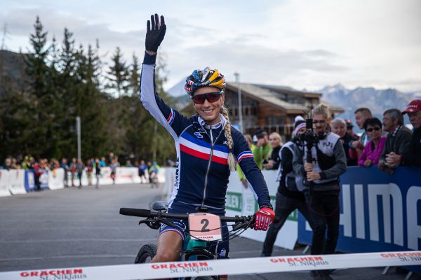 Pauline Ferrand-Prevot na startu mistrovského maratonu