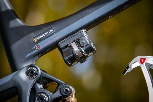 Pivot Mach 4 SL World Cup Live Valve