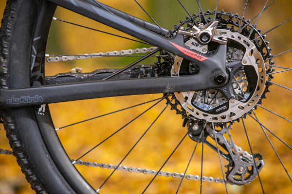 Pivot Mach 4 SL World Cup Live Valve