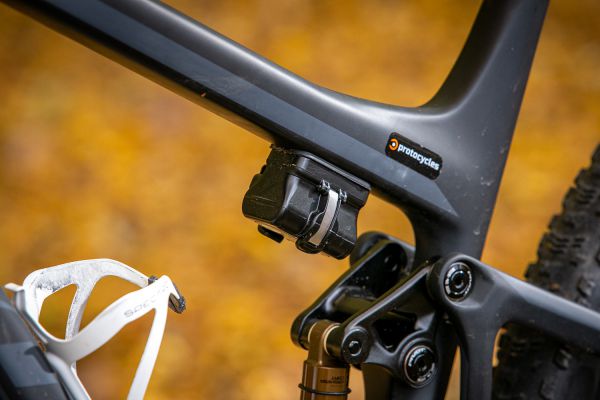 Pivot Mach 4 SL World Cup Live Valve