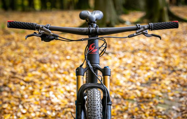 Pivot Mach 4 SL World Cup Live Valve