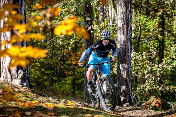 Pivot Mach 4 SL World Cup Live Valve