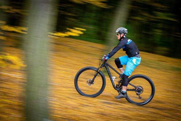 Pivot Mach 4 SL World Cup Live Valve