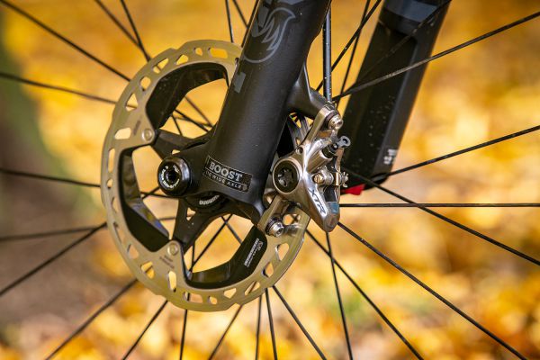 Pivot Mach 4 SL World Cup Live Valve