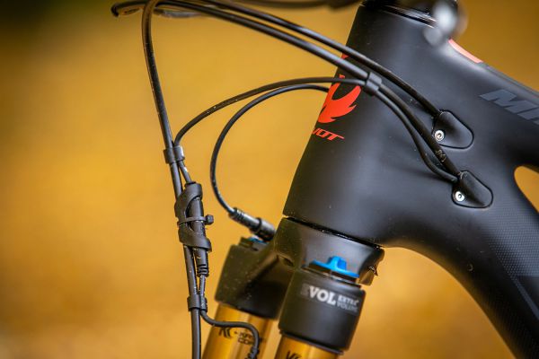 Pivot Mach 4 SL World Cup Live Valve