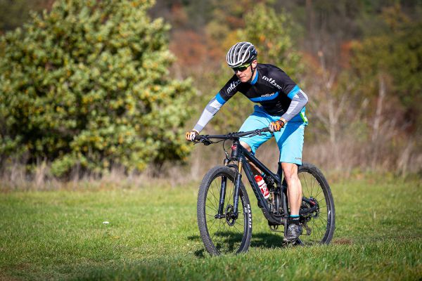 Pivot Mach 4 SL World Cup Live Valve