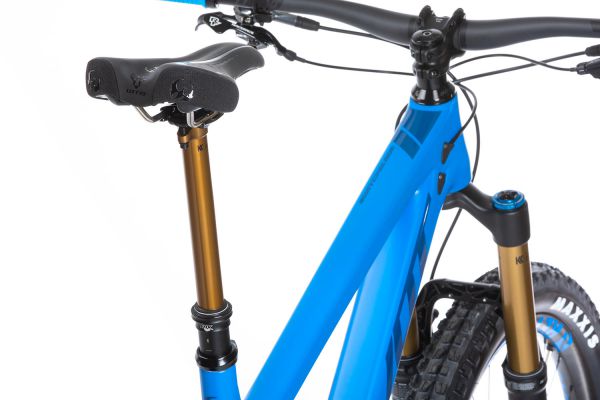 Pivot Switchblade 2020