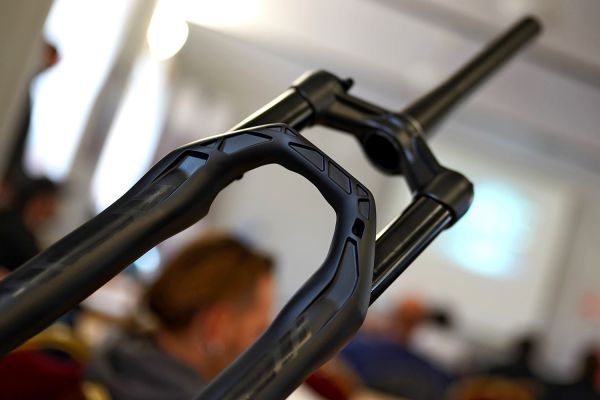 DT Swiss odpružení 2021