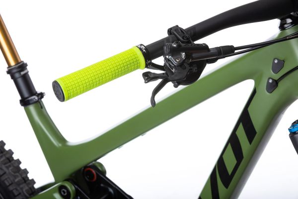 Pivot Switchblade 2020