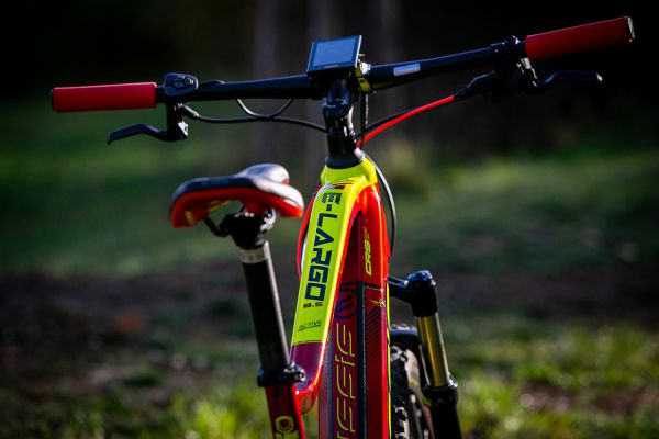 Crussis E-Largo 8.5 S