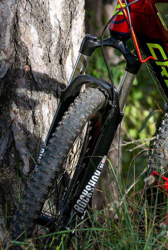 Crussis E-Largo 8.5 S