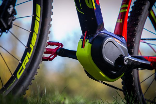 Crussis E-Largo 8.5 S