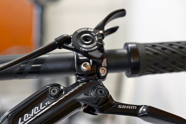 DT Swiss odpružení 2021