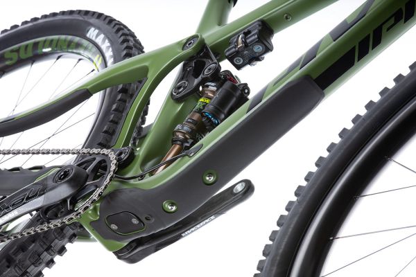 Pivot Switchblade 2020