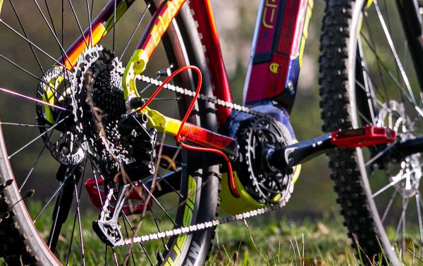 Crussis E-Largo 8.5 S