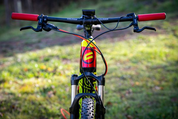 Crussis E-Largo 8.5 S