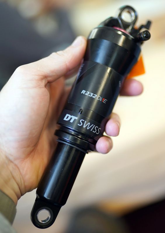 DT Swiss odpružení 2021