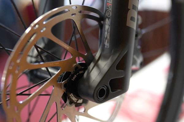 DT Swiss odpružení 2021