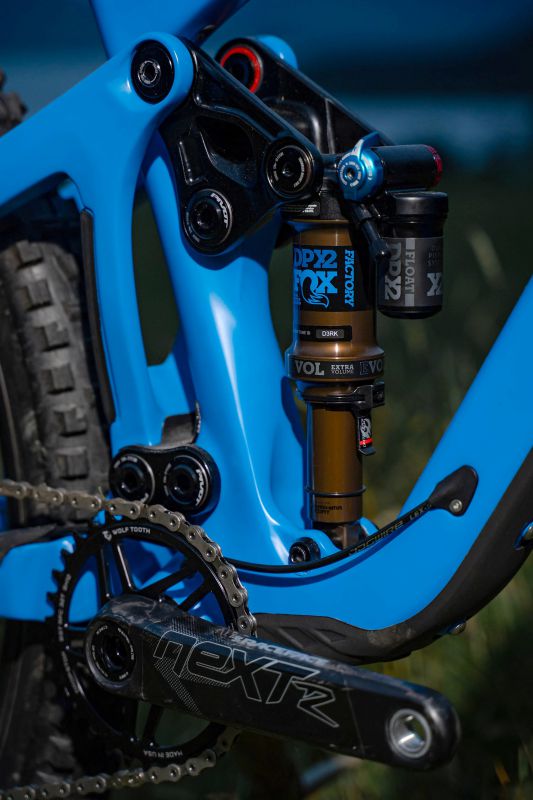 Pivot Switchblade 2020