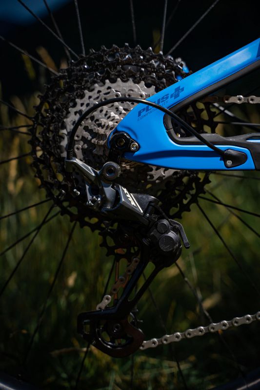 Pivot Switchblade 2020