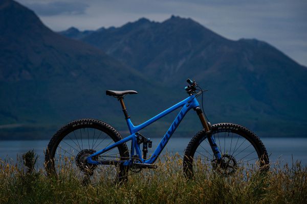 Pivot Switchblade 2020