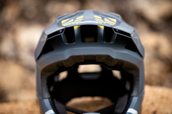 Enduro MTB přilba 100% Trajecta