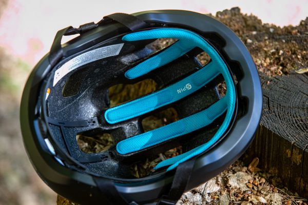 Přilba POC Axion Spin