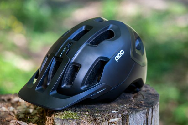 Přilba POC Axion Spin